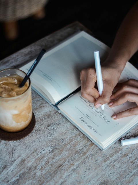 use a journal as a mindset tool for writing out your thoughts, feelings and dreams