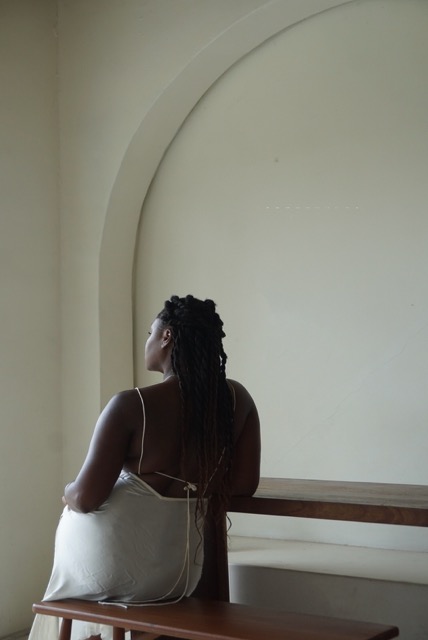 A manifestor doing a spring reset by basking in her own solitude to receive the clarity she needs on her big visions 